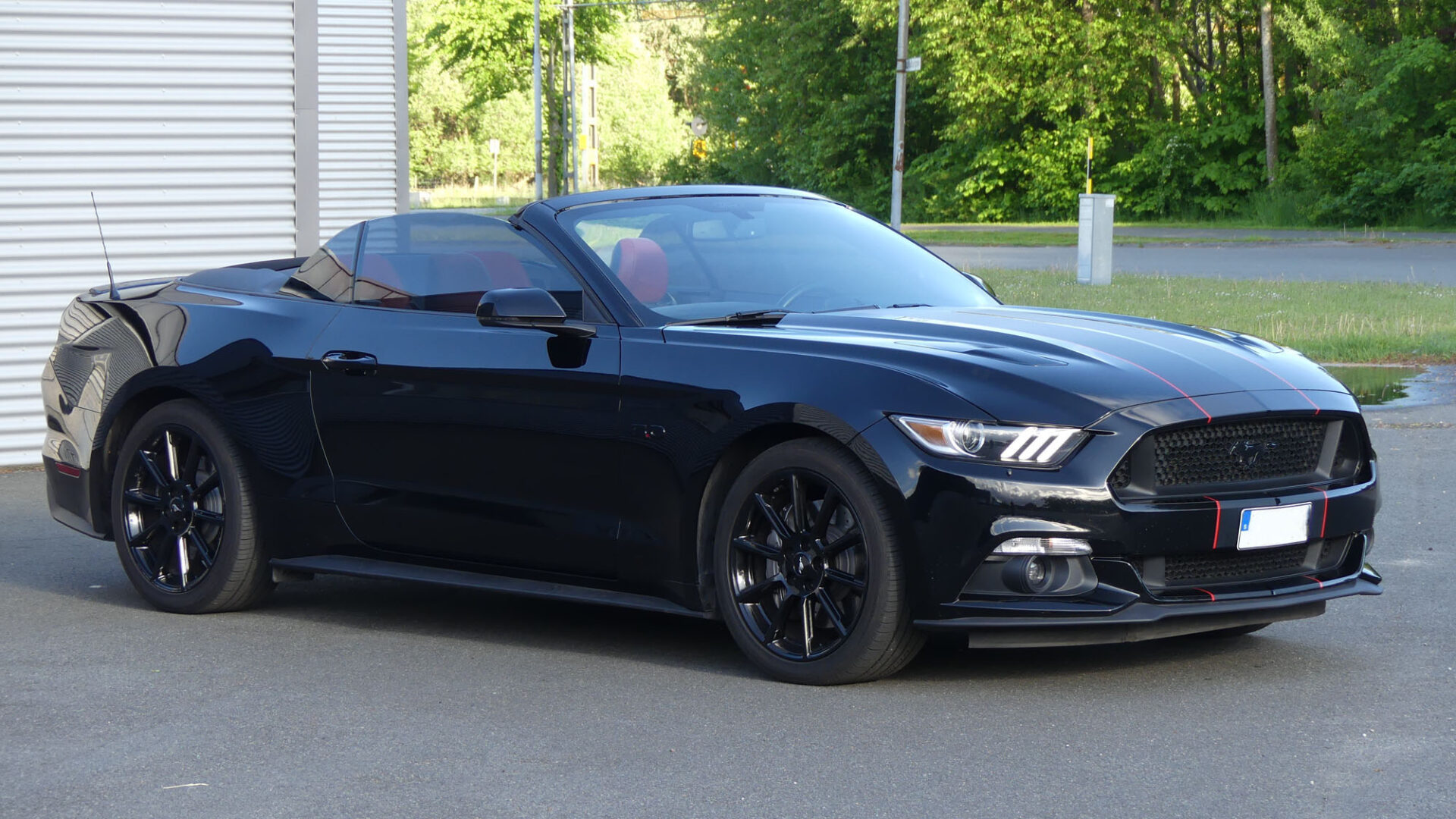 Ford Mustang mest sålda sportbilen i Sverige 2016